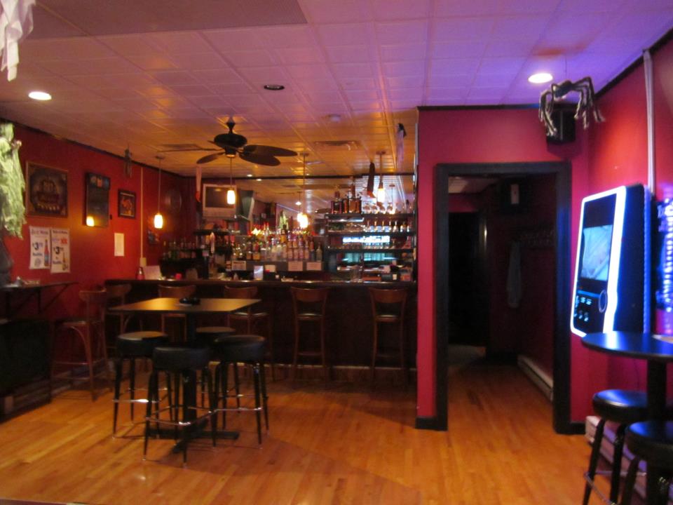 planet bar and kitchen